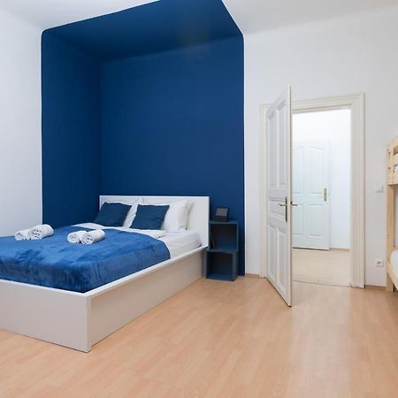 וינה Spacious 2 Bedrooms Apartment In 4Th District Near Karlskirche מראה חיצוני תמונה