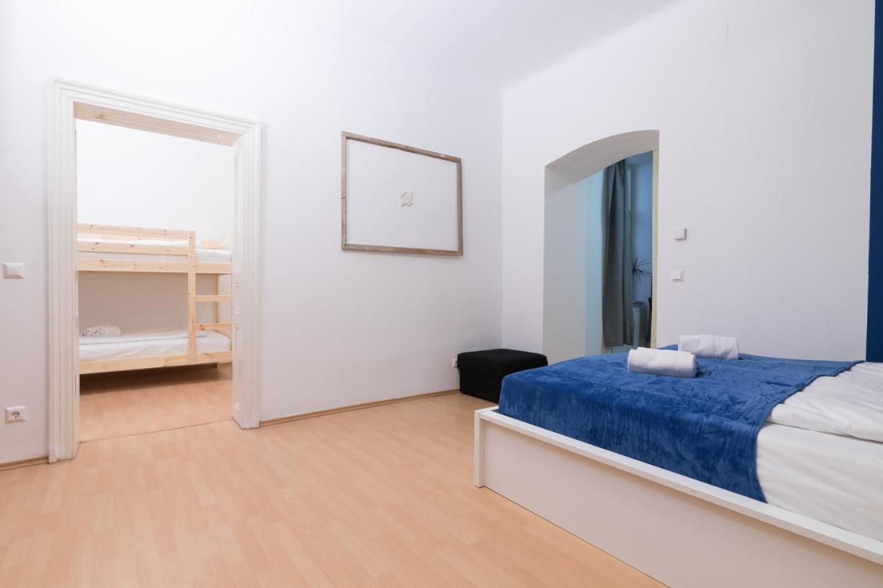 וינה Spacious 2 Bedrooms Apartment In 4Th District Near Karlskirche מראה חיצוני תמונה