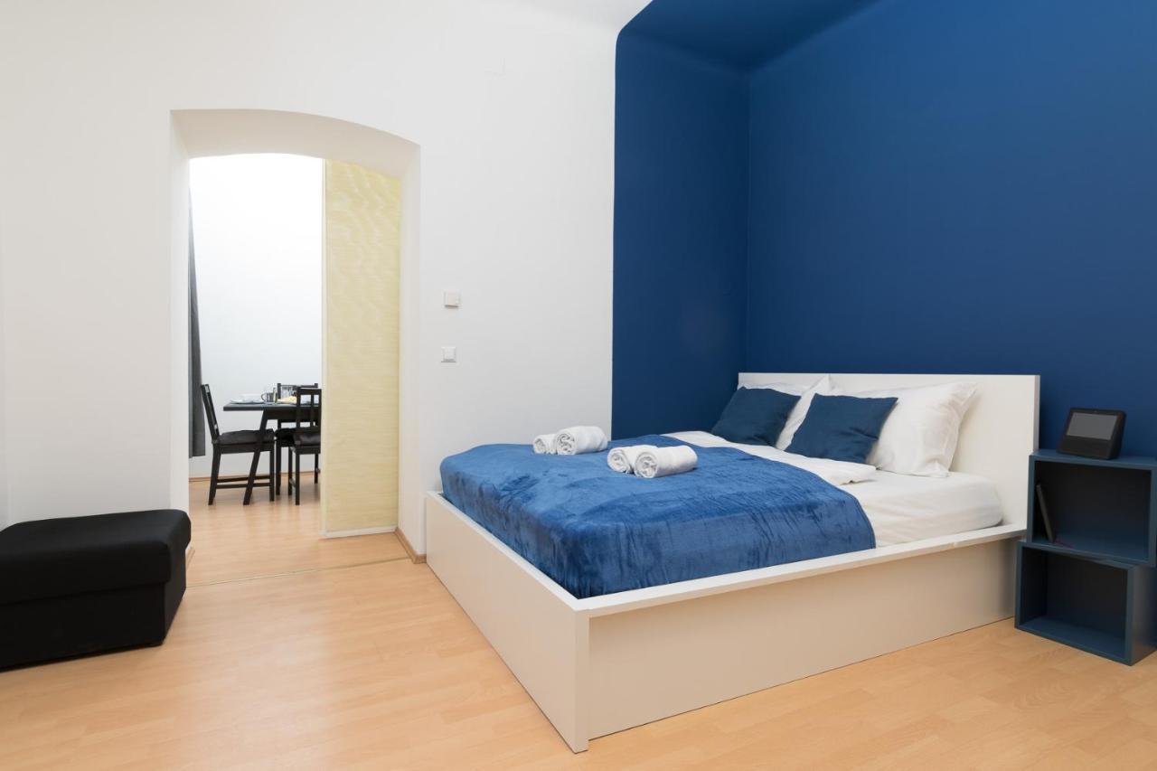 וינה Spacious 2 Bedrooms Apartment In 4Th District Near Karlskirche מראה חיצוני תמונה