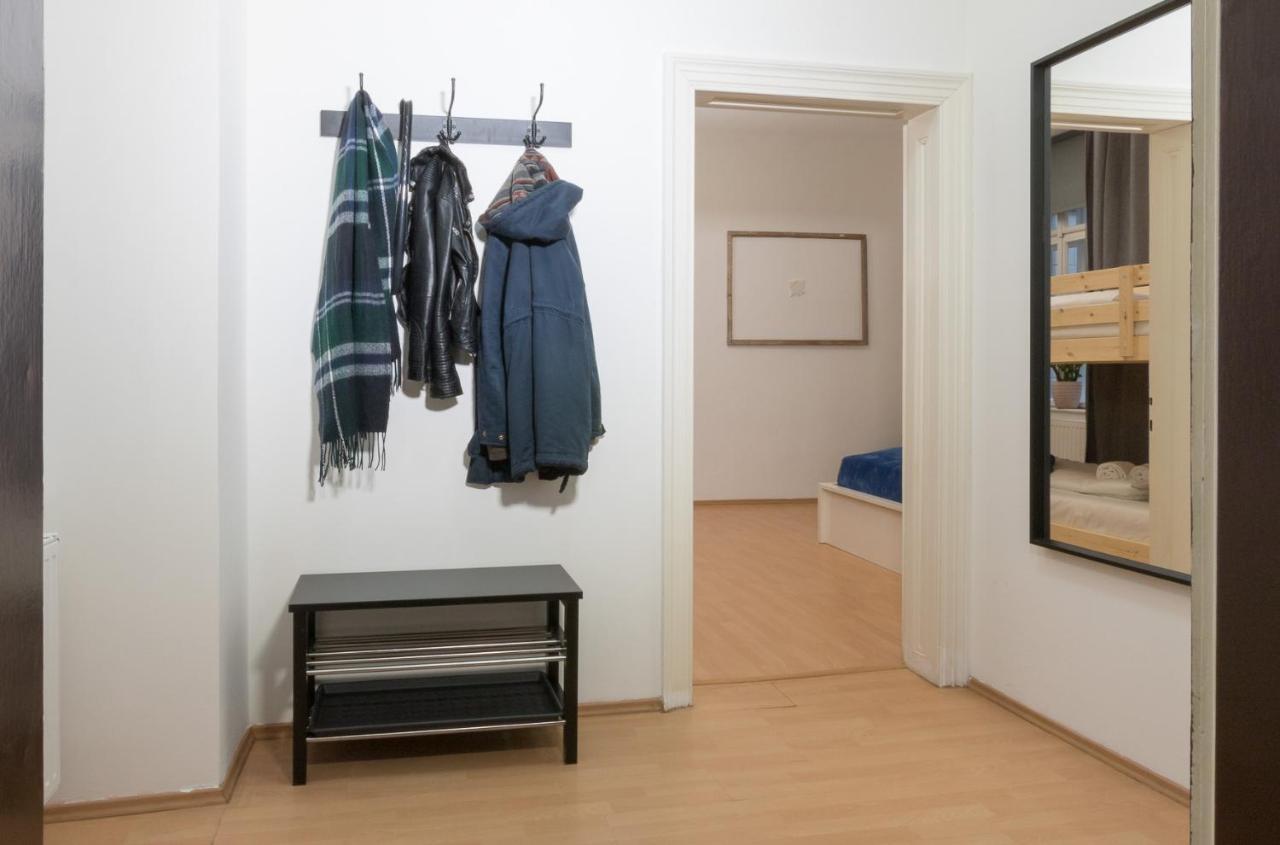 וינה Spacious 2 Bedrooms Apartment In 4Th District Near Karlskirche מראה חיצוני תמונה