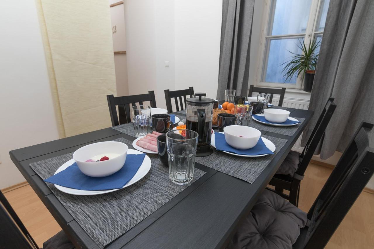וינה Spacious 2 Bedrooms Apartment In 4Th District Near Karlskirche מראה חיצוני תמונה