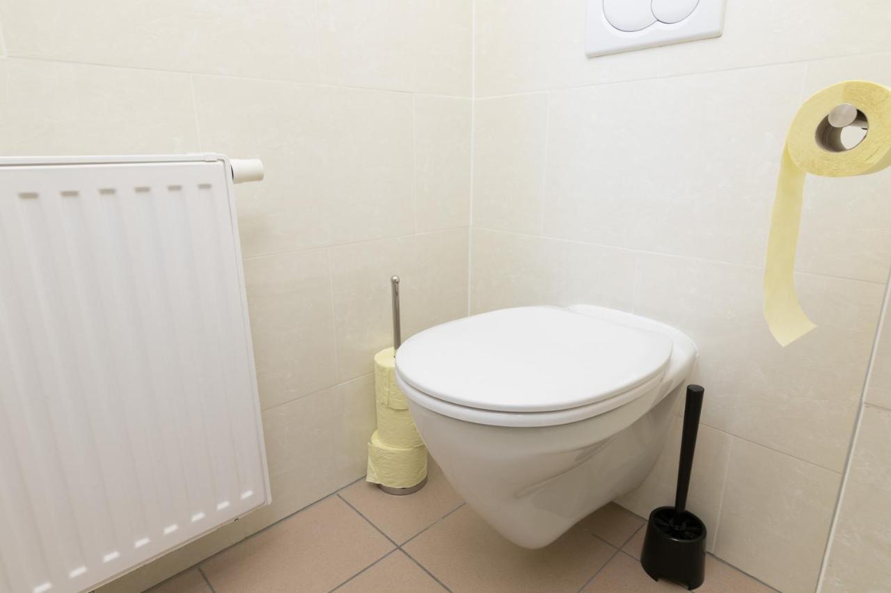 וינה Spacious 2 Bedrooms Apartment In 4Th District Near Karlskirche מראה חיצוני תמונה