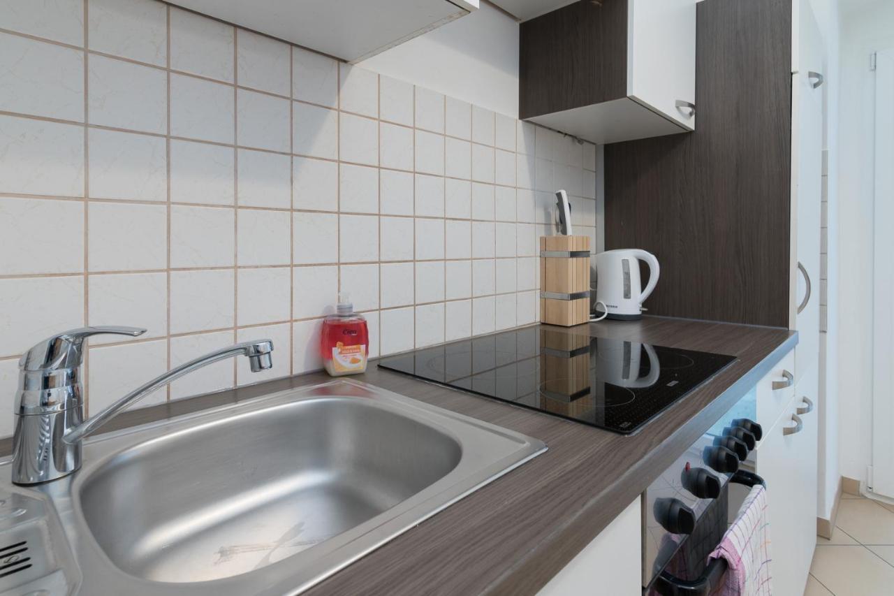 וינה Spacious 2 Bedrooms Apartment In 4Th District Near Karlskirche מראה חיצוני תמונה